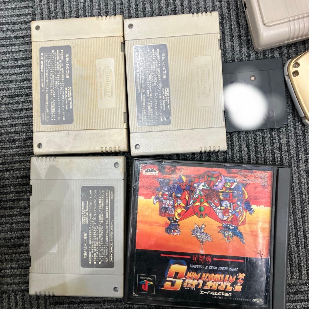 古いゲーム機本体とソフト