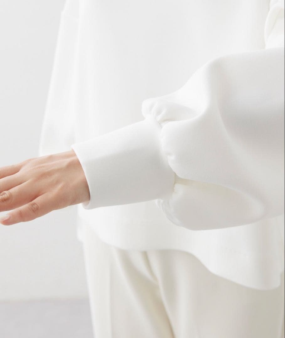 ウィムガゼット　クルーネックダンボールプルオーバー