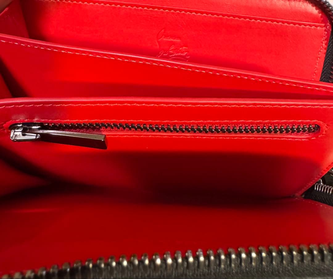 Christian Louboutinスワロフスキー装飾のブラック財布