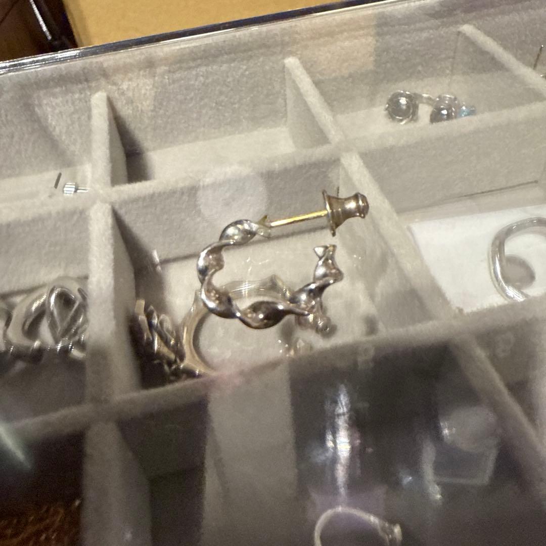 ツイストデザイン キャリアリング