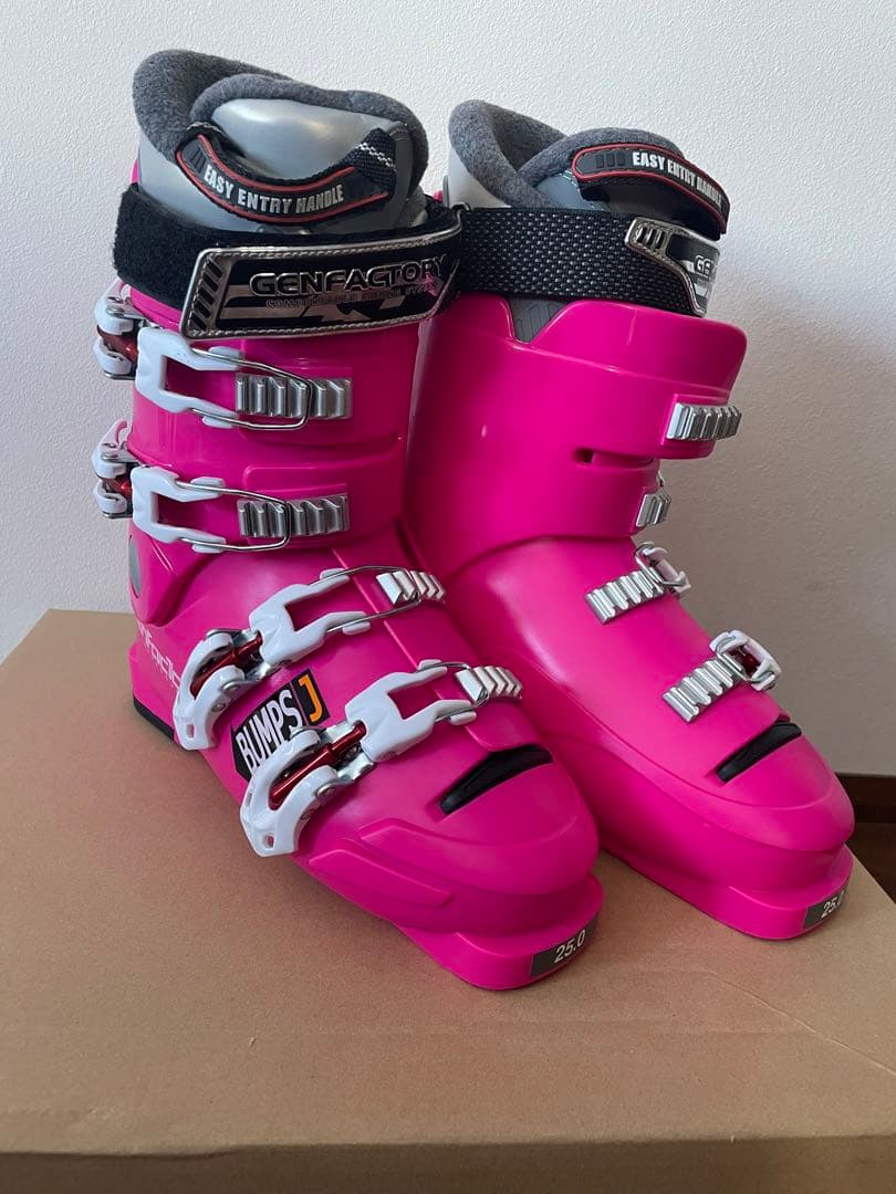 GENFACTORY BUMPSジュニア用スキーブーツ