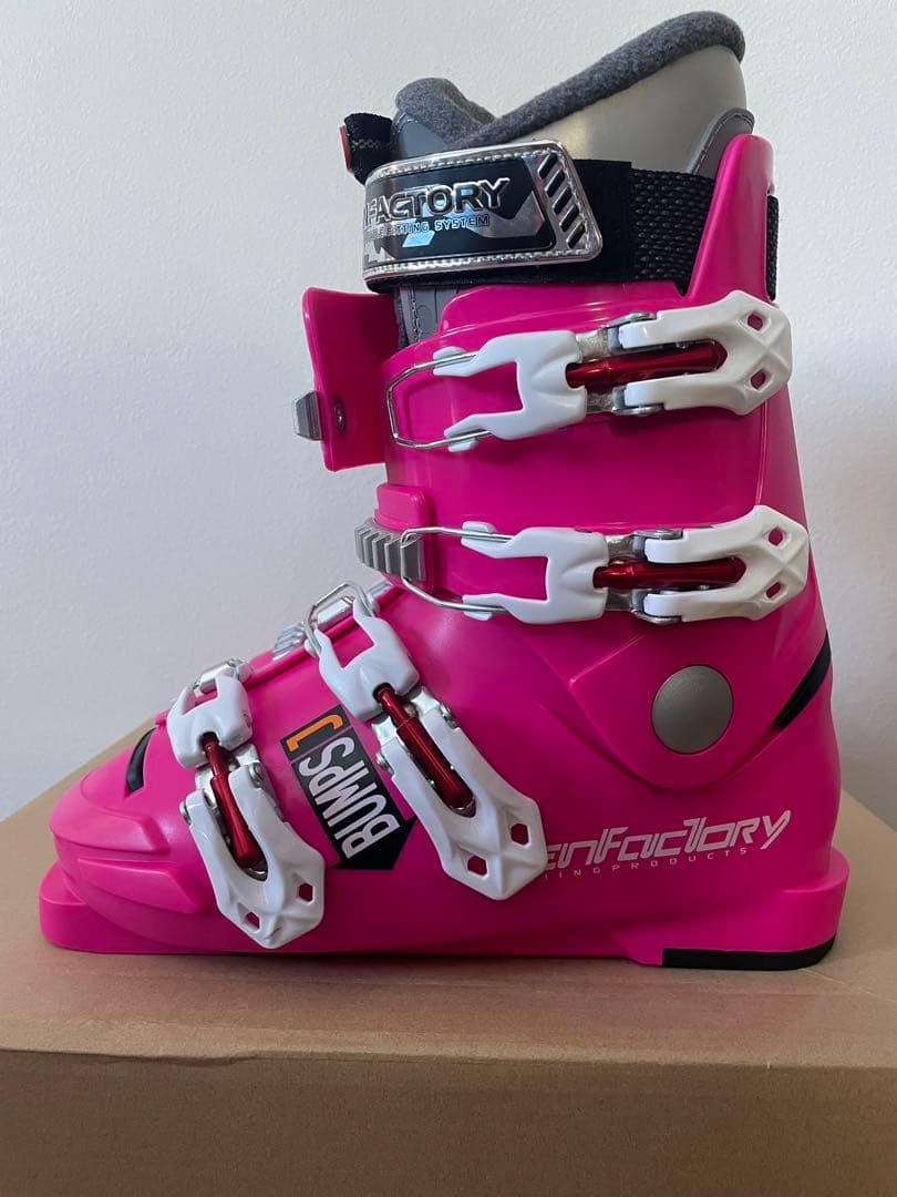 GENFACTORY BUMPSジュニア用スキーブーツ