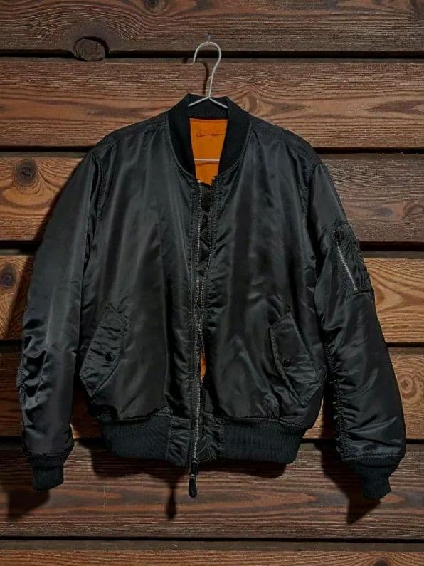 ALPHA INDUSTRIESブラック MA-1 フライトジャケットアルファ