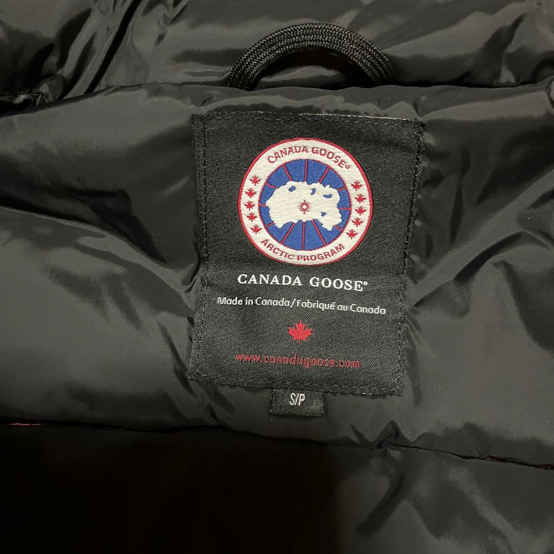 お値下げしました…カナダグース　ダウンベスト　赤