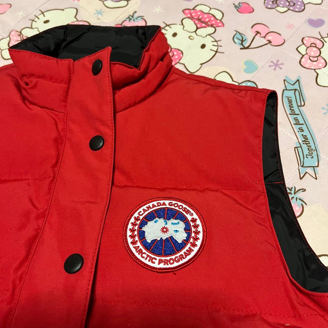 お値下げしました…カナダグース　ダウンベスト　赤
