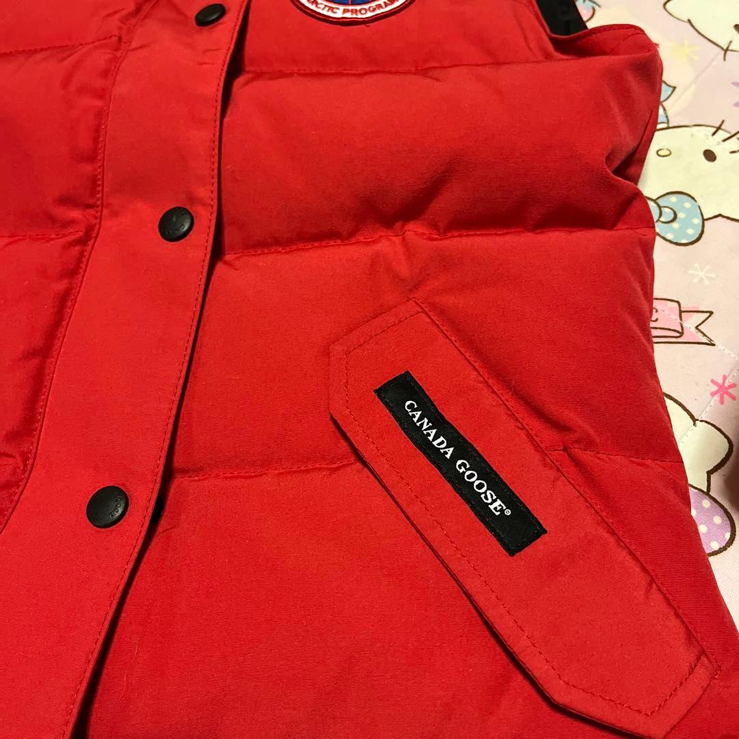 お値下げしました…カナダグース　ダウンベスト　赤