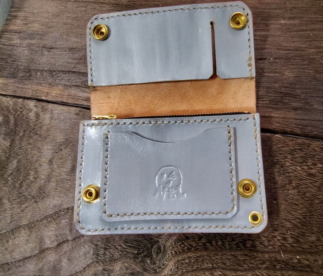 ミドルサイズ トラッカーウォレット 黒×グレー バラのカービング 手染め(78)