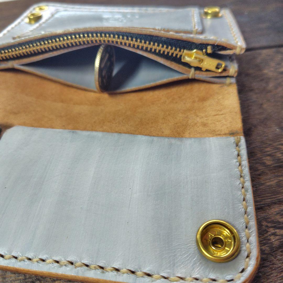 ミドルサイズ トラッカーウォレット 黒×グレー バラのカービング 手染め(78)