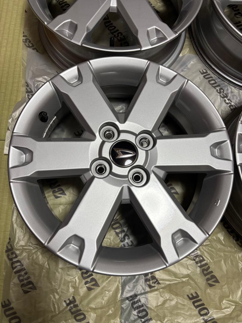 クリサ様用②【美品】ダイハツタフト 15インチ純正アルミホイール4本セット