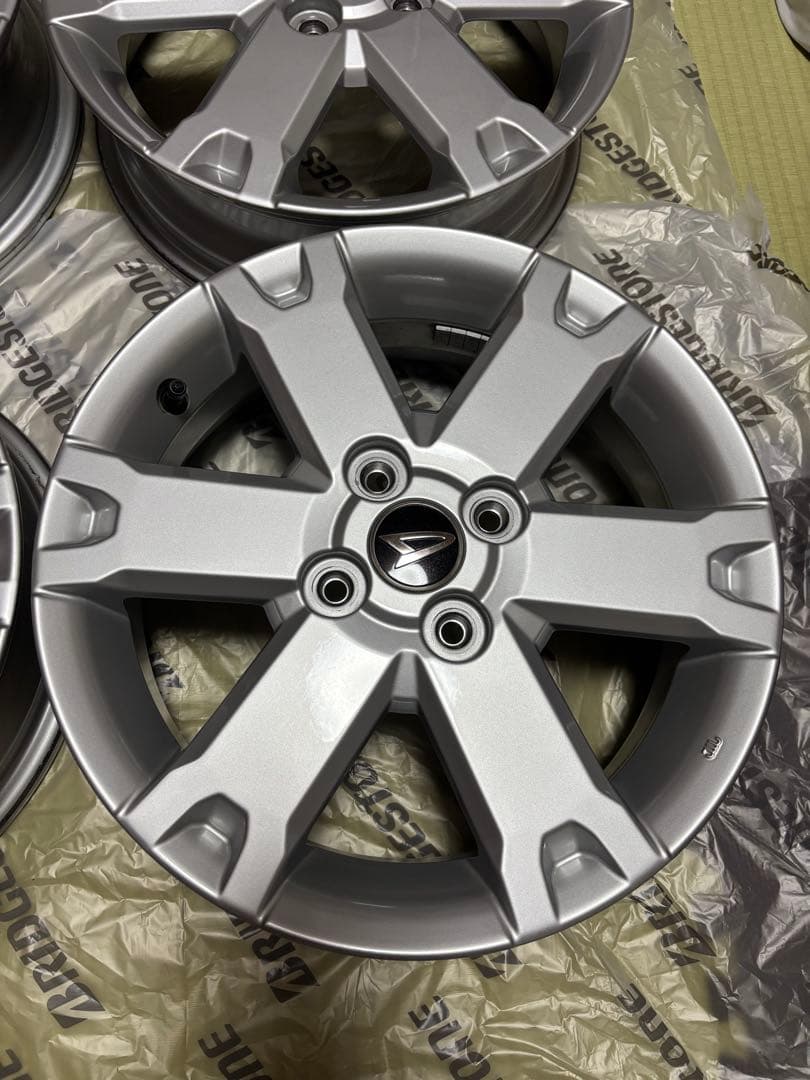 クリサ様用②【美品】ダイハツタフト 15インチ純正アルミホイール4本セット