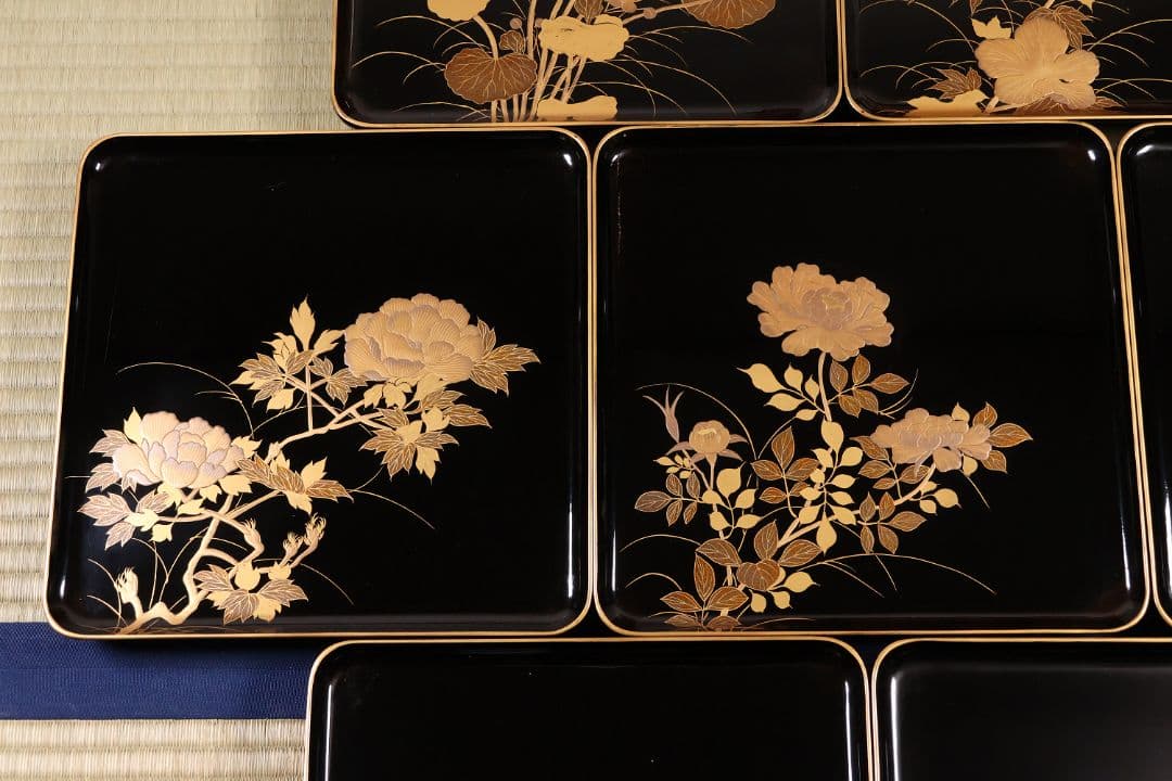 木製漆器 草花 絵変蒔絵 蝋色塗 吸物膳 十客 足付 四方膳 梨地【CM282】