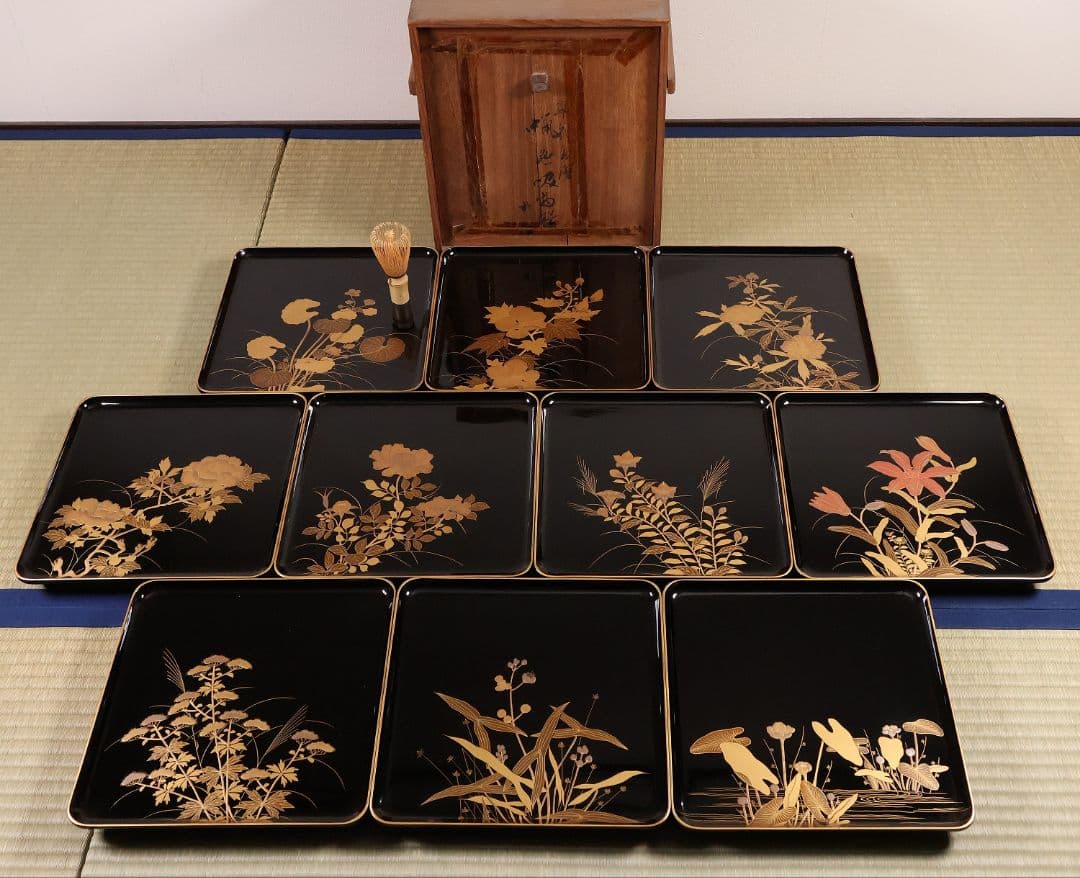 木製漆器 草花 絵変蒔絵 蝋色塗 吸物膳 十客 足付 四方膳 梨地【CM282】