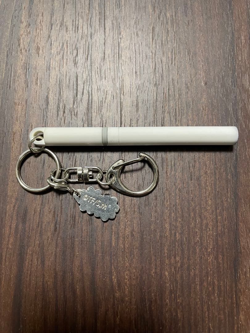 チェンソーマン タバコ型 キーホルダー　キャラクターフィギュア付き