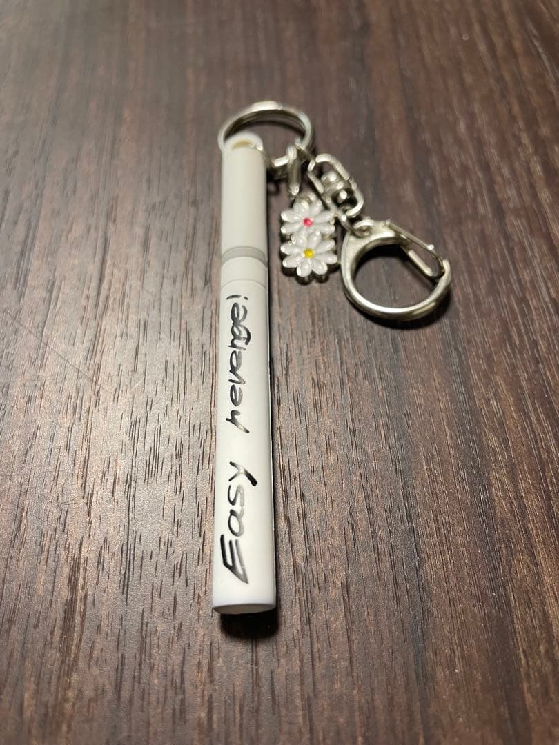 チェンソーマン タバコ型 キーホルダー　キャラクターフィギュア付き