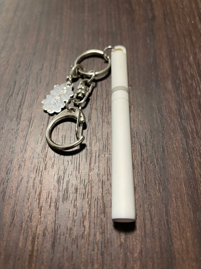 チェンソーマン タバコ型 キーホルダー　キャラクターフィギュア付き