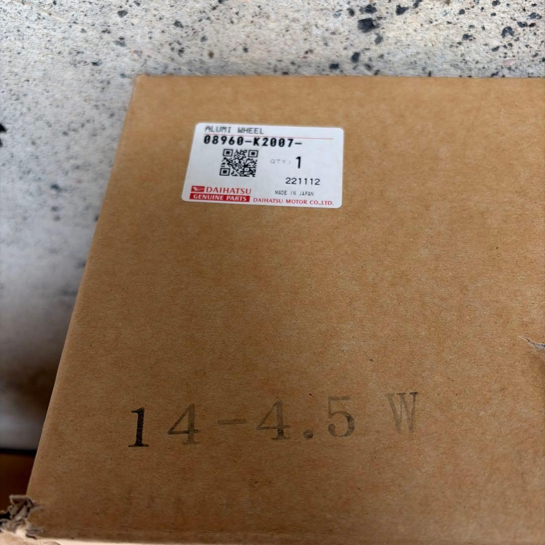新品未使用　※購入者値引き可　　　　　　　　　　ダイハツ純正14インチホイール
