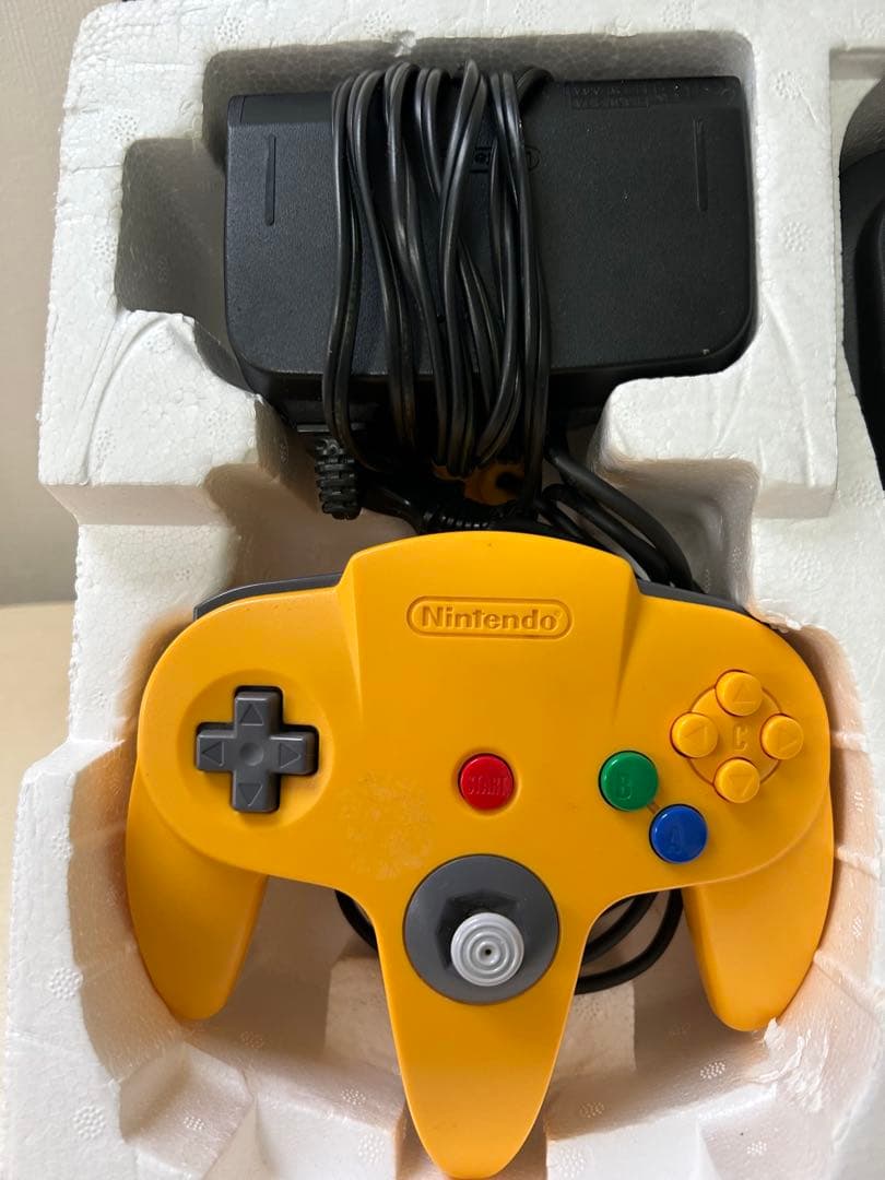 ニンテンドー64　旧世代 ゲーム機 本体 NINTENDO 64