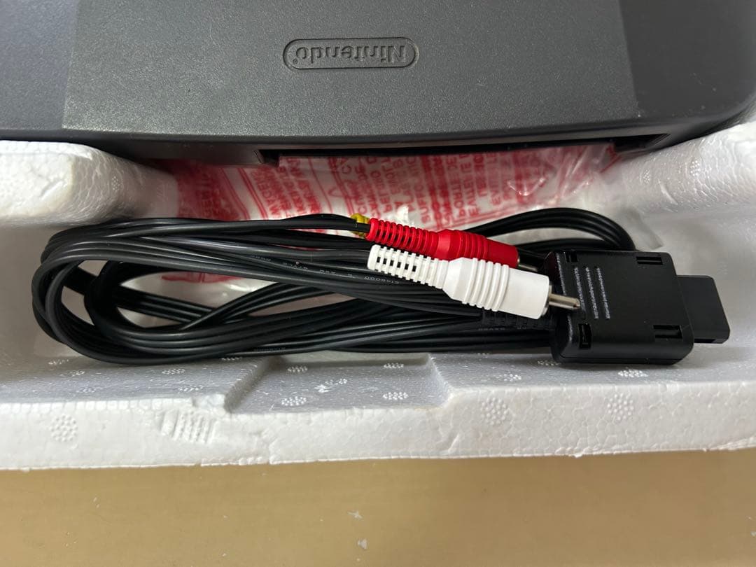 ニンテンドー64　旧世代 ゲーム機 本体 NINTENDO 64