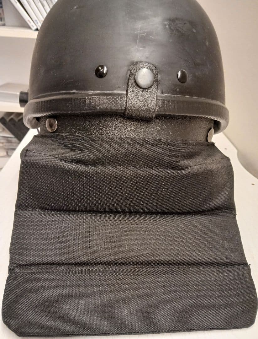 暴徒鎮圧部隊 POICEタイプ バイザー付 ヘルメット レプリカ マットブラック