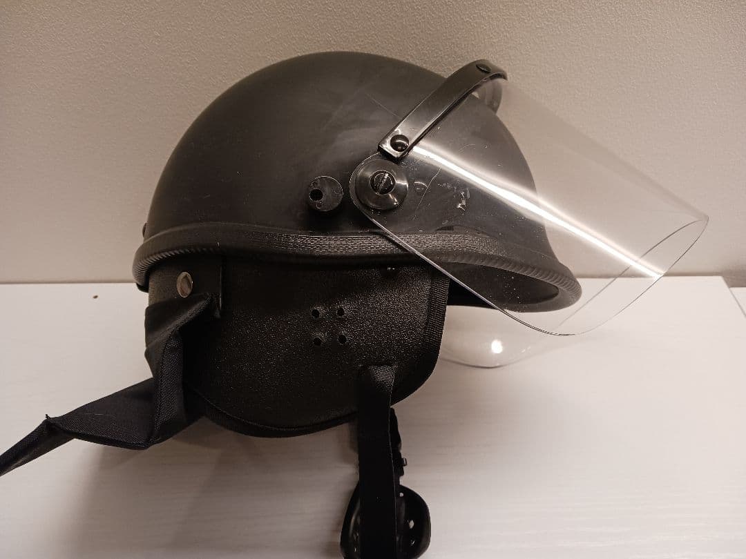 暴徒鎮圧部隊 POICEタイプ バイザー付 ヘルメット レプリカ マットブラック