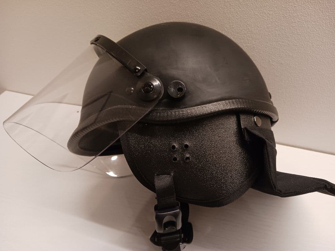 暴徒鎮圧部隊 POICEタイプ バイザー付 ヘルメット レプリカ マットブラック