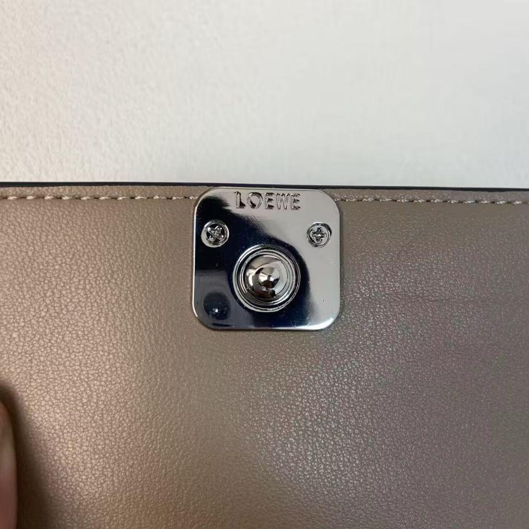 さき LOEWE 三つ折り財布 グレー