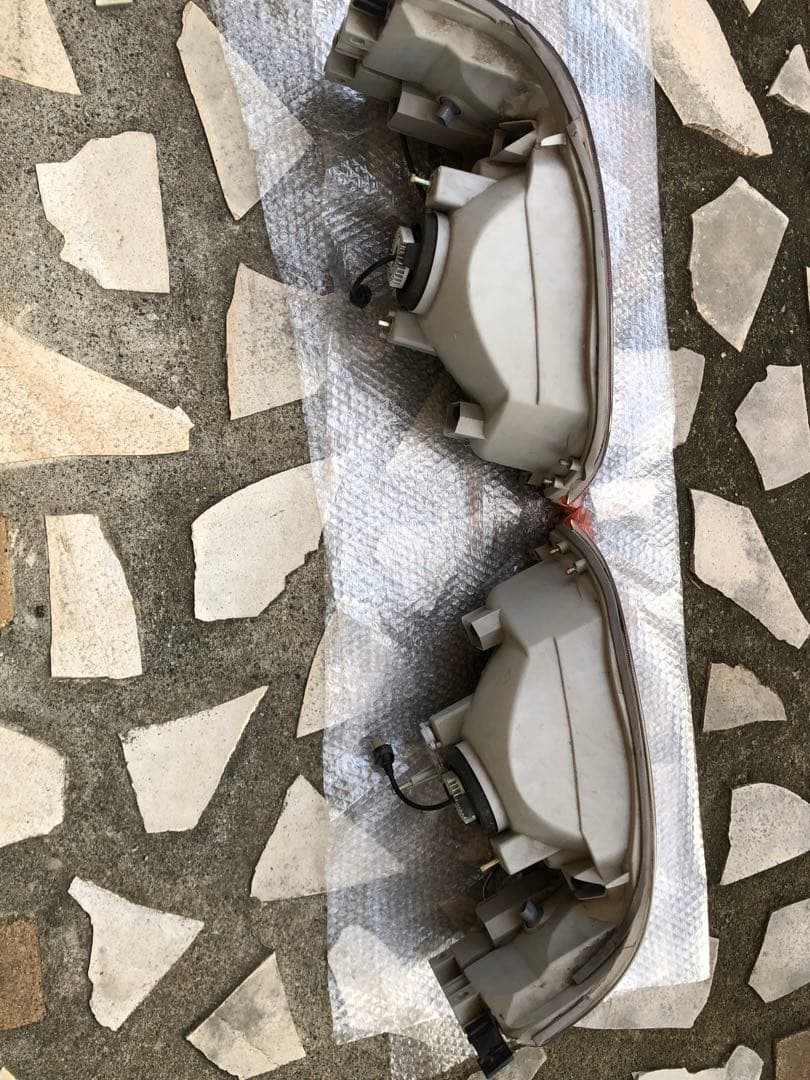 トヨタ ハイエース100系　ヘッドライト　左右セット　ウィンカー付き　LED付き