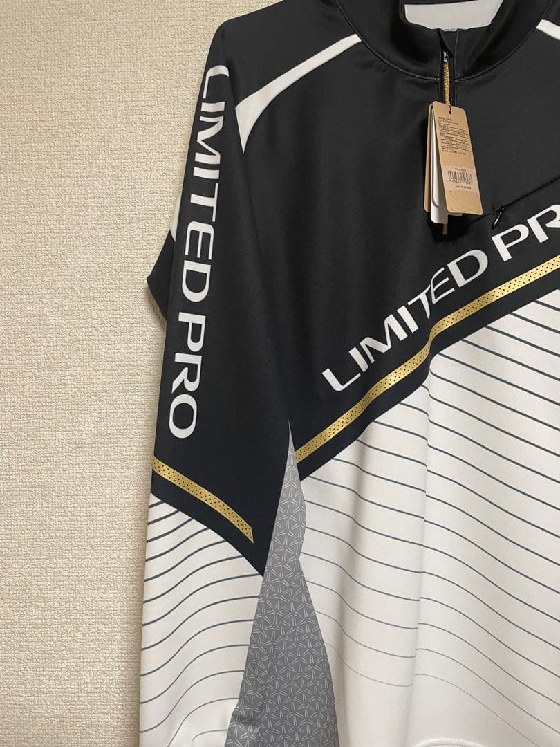 シマノ　リミテッドプロハーフジップウォームシャツ　【最終値下げ】