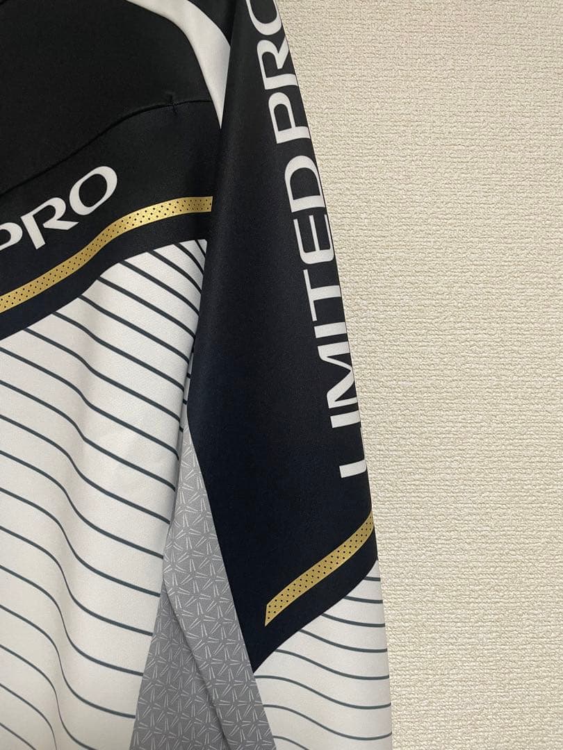 シマノ　リミテッドプロハーフジップウォームシャツ　【最終値下げ】