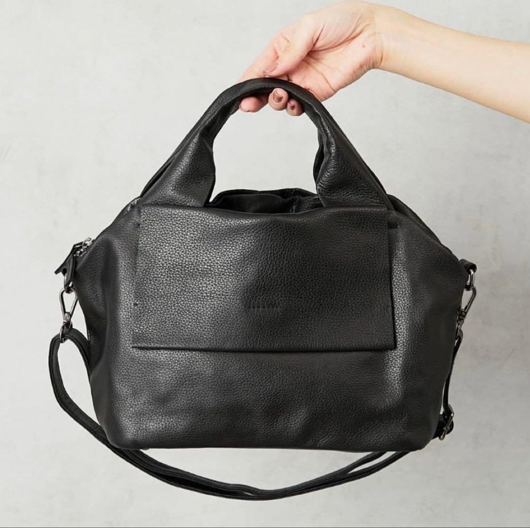 イアパピヨネ　レザーフラップ 2wayトートバッグ Sサイズ　ブラック