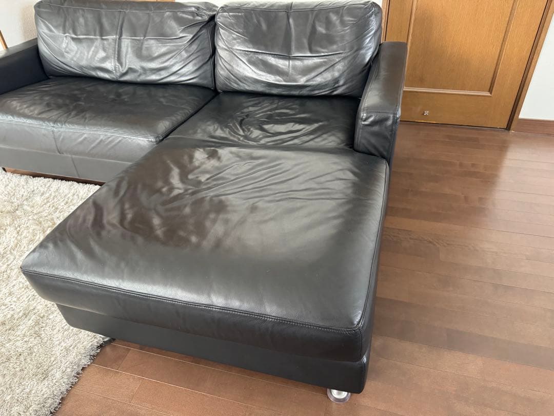 黒のレザーコーナーソファ　大塚家具