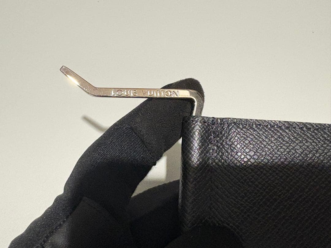 LOUIS VUITTON レザー マネークリップ