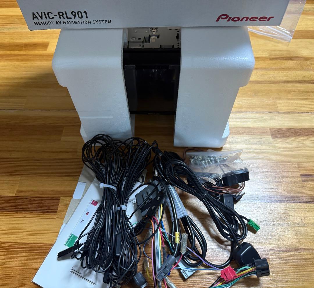 パイオニア カロッツェリア AVIC-RL901 8インチ　楽ナビ
