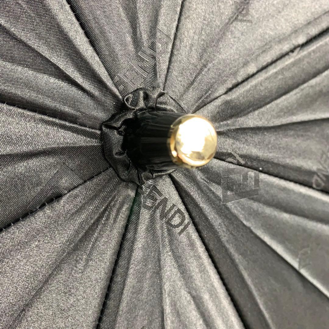 美品！FENDI フェンディ　折りたたみ傘　　雨傘　ズッカ　総柄