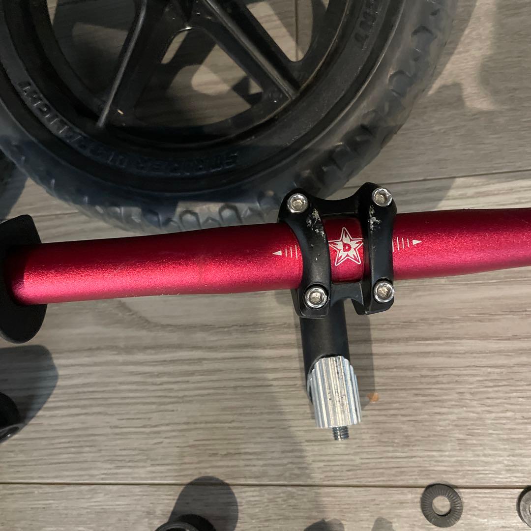 ストライダー　パーツ　サドル　ハンドル　タイヤ