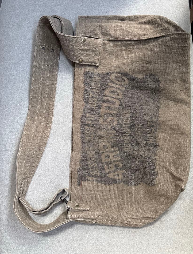 ダックツイードのメールバッグ