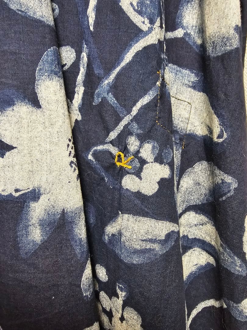 45R 墨絵フラワープリントブラウス（インディゴ）