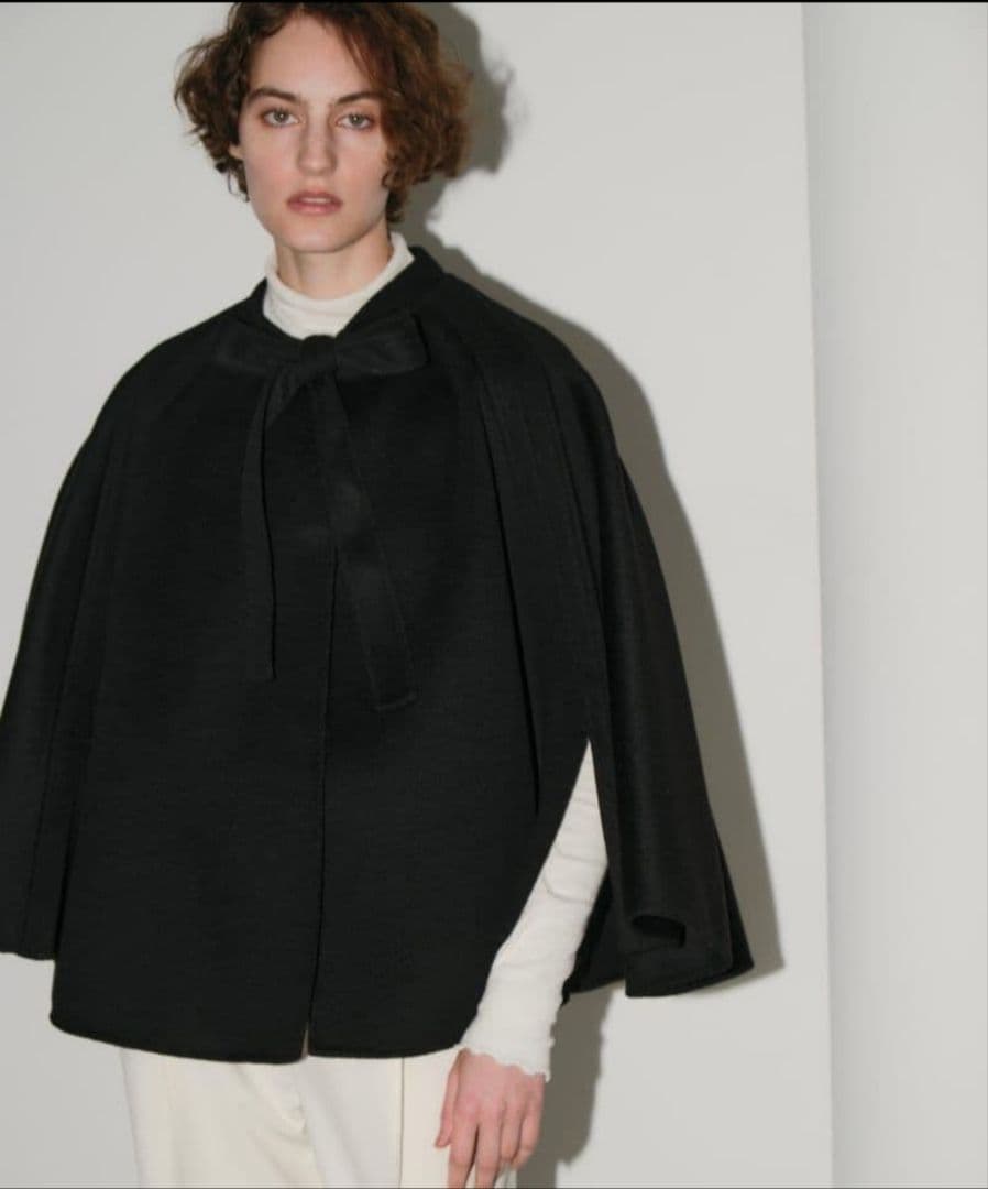 最終値下げ！新品未使用　OHGA　BOWTIE PONCHO　ポンチョ