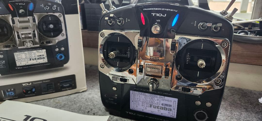 Futaba 10J 2.4GHz ラジコン送信機