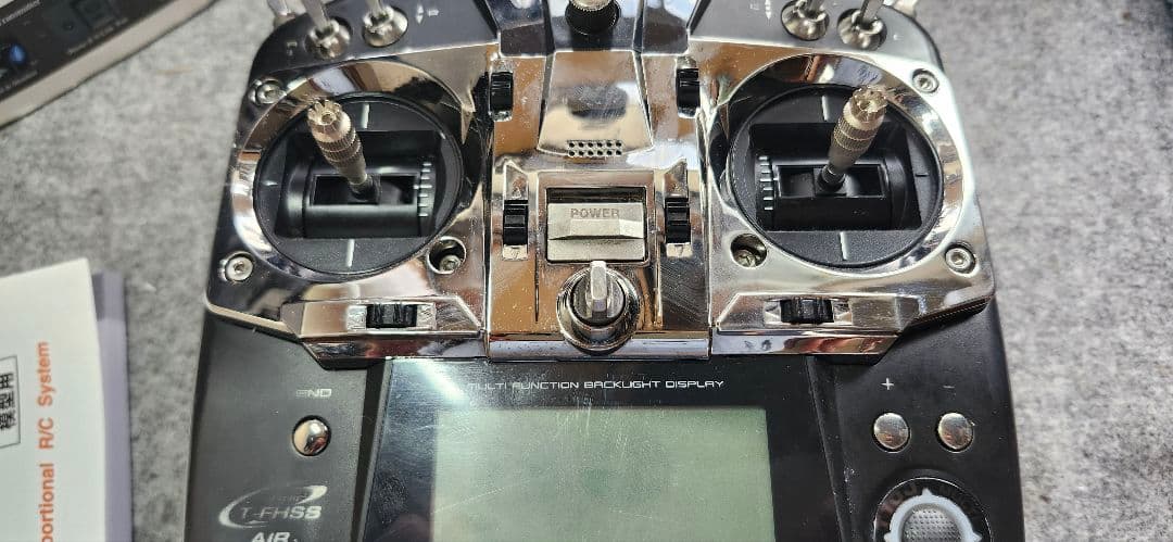 Futaba 10J 2.4GHz ラジコン送信機