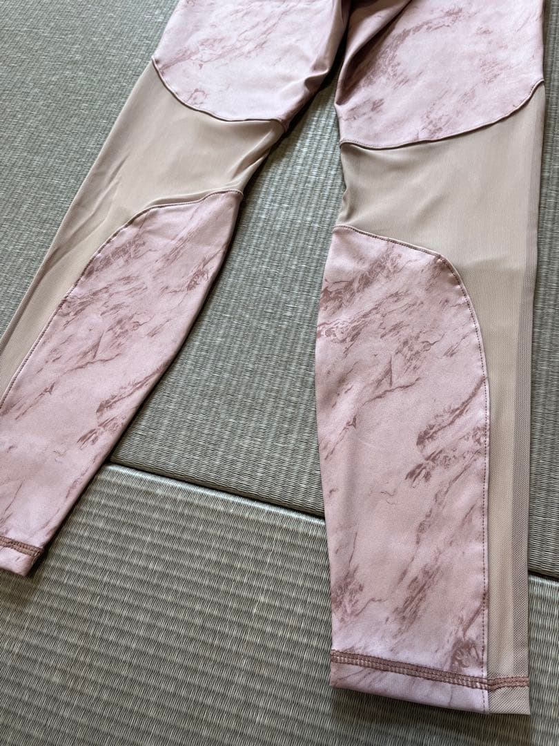 ホットヨガウェア LAVA SUKALA上下4点セットSサイズ　ラバ　スカーラ