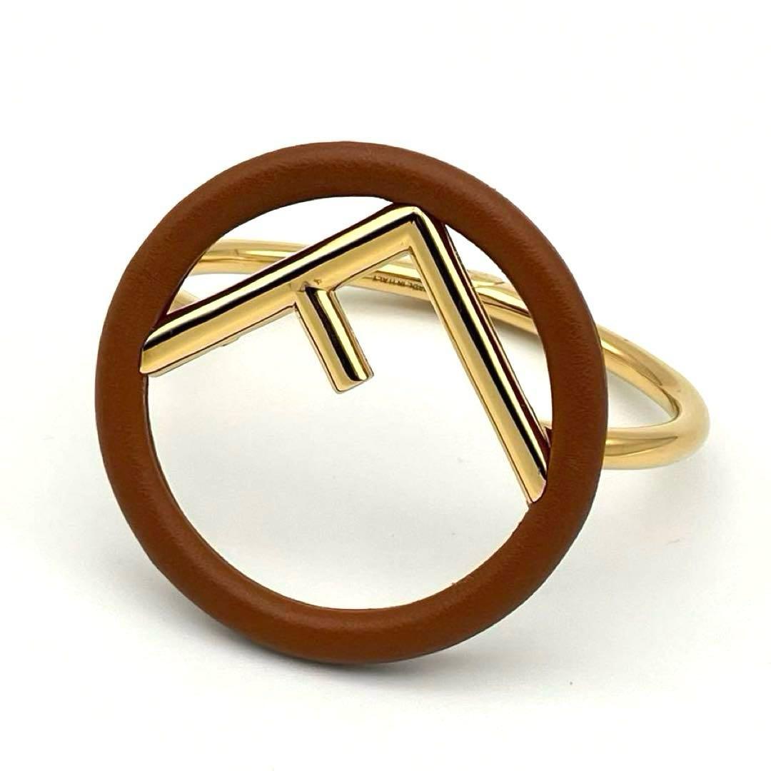 FENDI エフ イズ フェンディ ロゴ バングル ブレスレット 8AG733