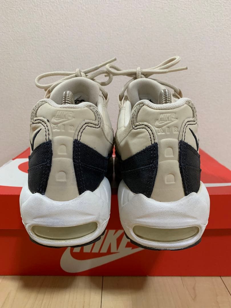 ナイキ　エアマックス95 ライトクリーム　23.5cm