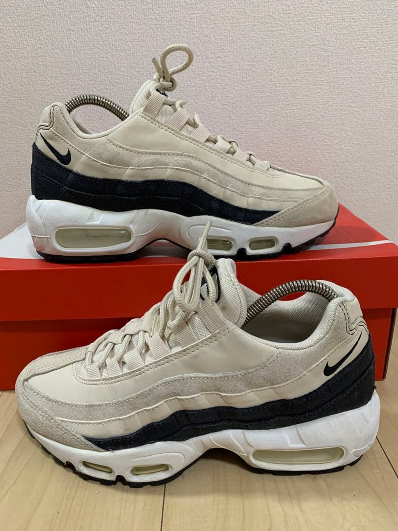 ナイキ　エアマックス95 ライトクリーム　23.5cm