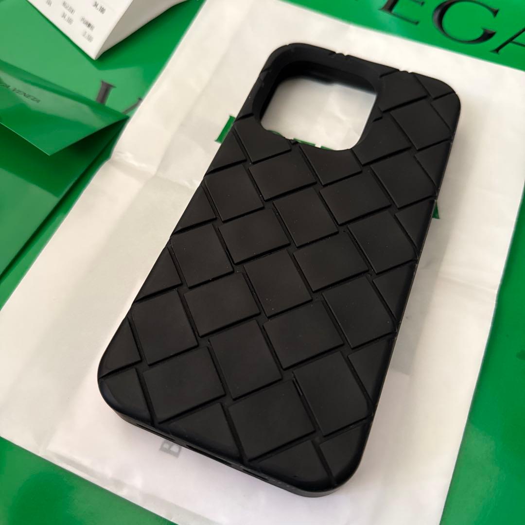 Bottega Veneta BLACK iPhone 16 Pro ケース