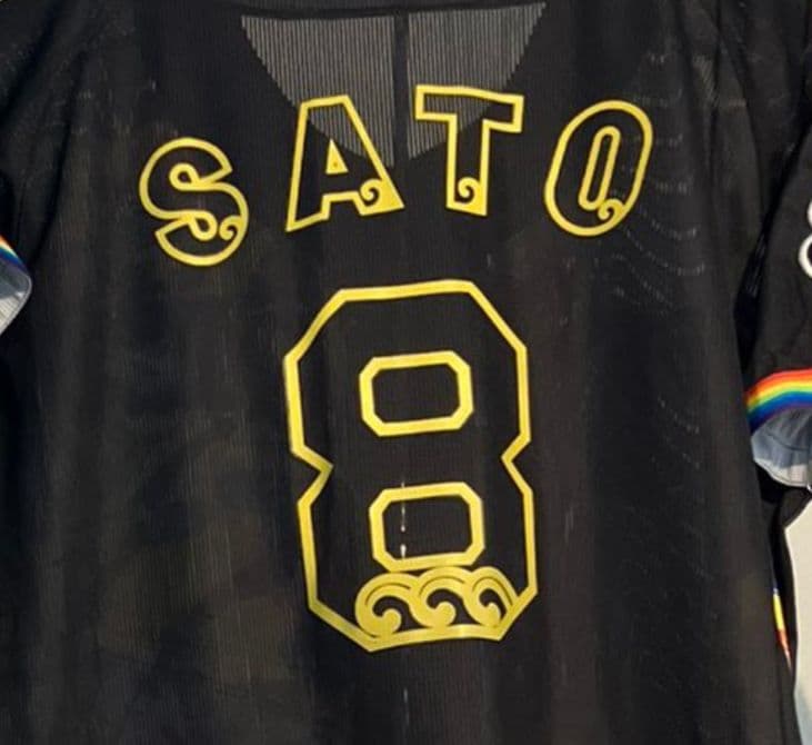 阪神タイガース　佐藤輝明選手　沖縄デザインユニフォーム