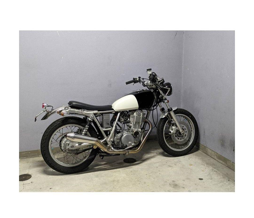 SR400 マフラー　ベルリッキ　カフェ　フリークスピット　セパハン