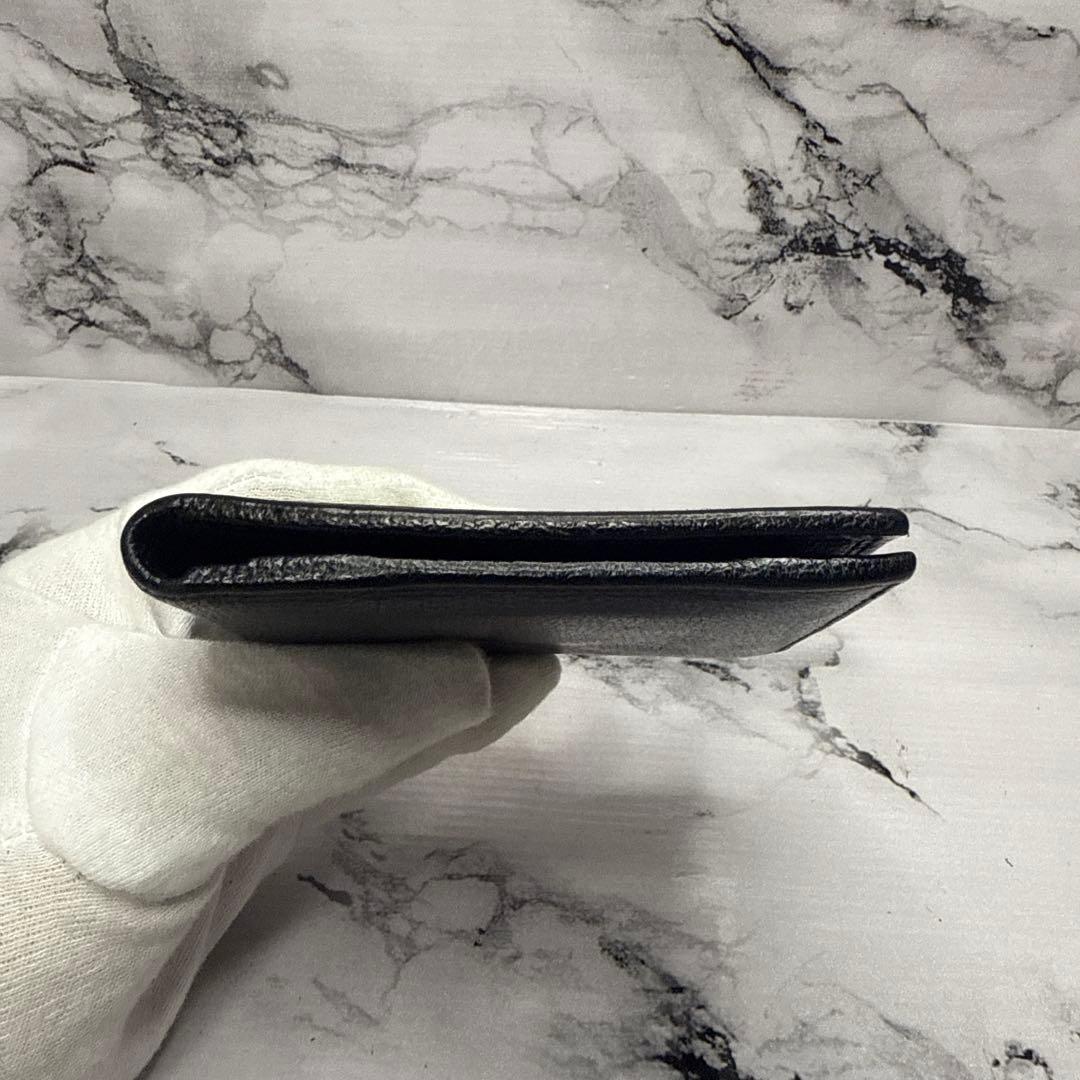 (美品)大人気、イルビゾンテ、折り財布、オールレザー、シボ革、型押し、人気色、黒