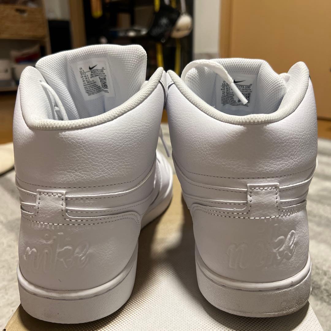 ナイキ　ハイカットスニーカー