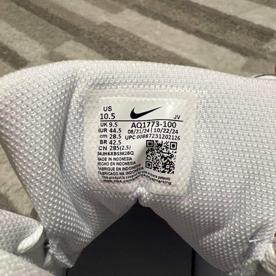 ナイキ　ハイカットスニーカー